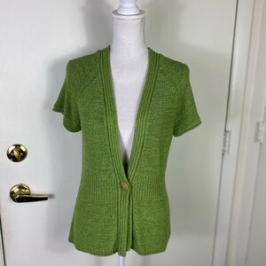 August Silk women Sz S Green Short Sleeve buttoned Cardigan sweater lightweight